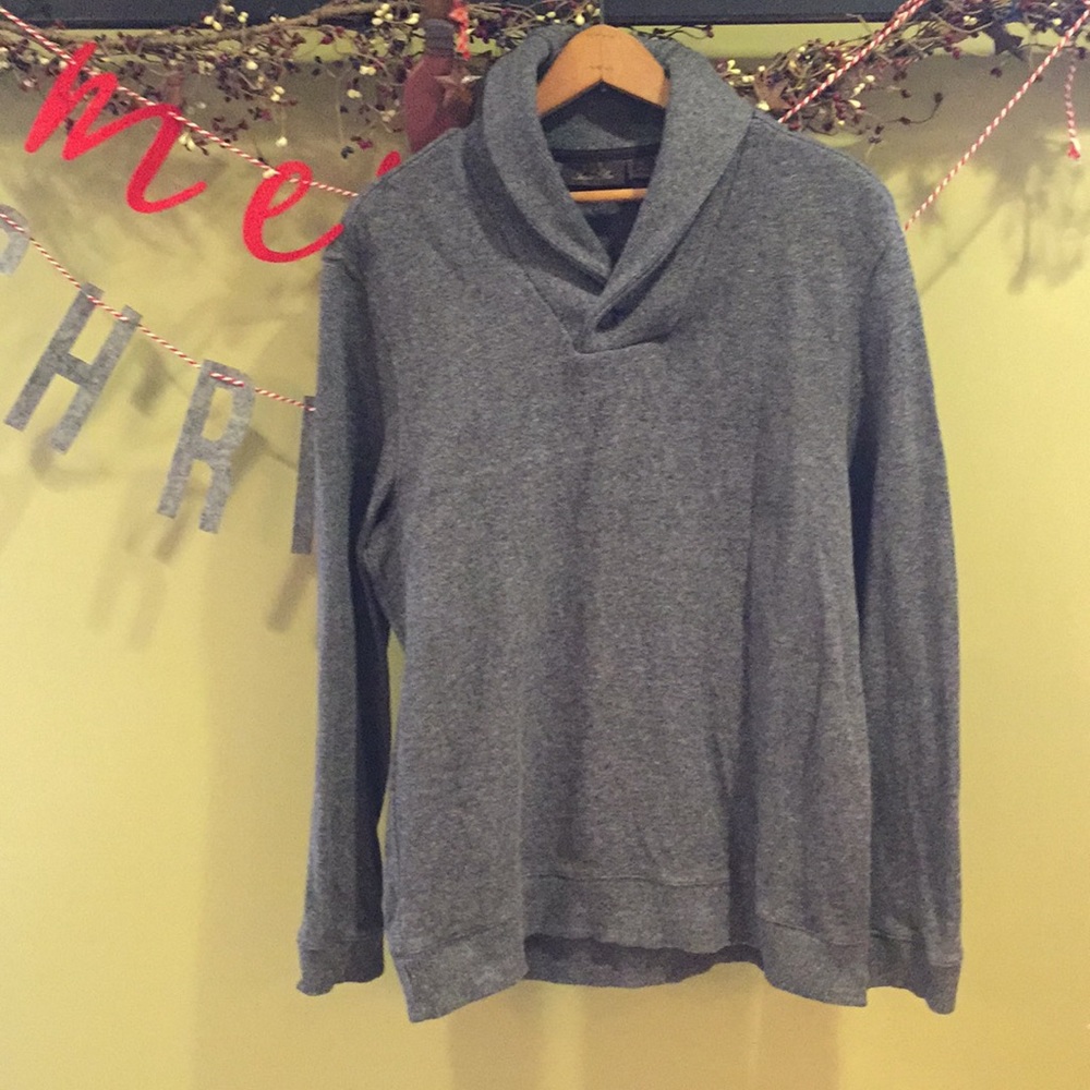 Men’s business casual dark gray sweater